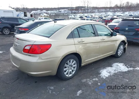 2010 Chrysler Sebring Touring z USA, uszkodzony, nr VIN 1C3CC4FB3AN116953